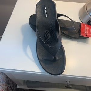 Okabashi flip flop size 9. Black